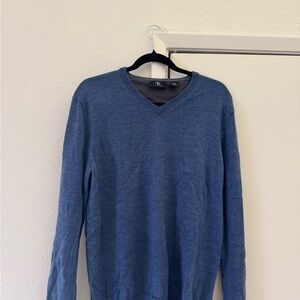 Calvin Klein Men's 100% WOOL Blue V-Neck Sweater